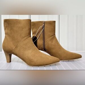 Women's Frances Ankle Boots - Universal Thread Brown